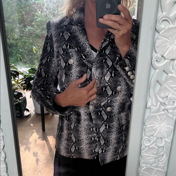 Generation Love Velvet Black and Gray Snake Print Blazer - Picture 1 of 8